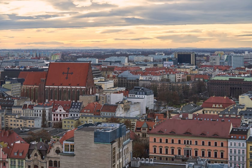 Na zdjęciu Wrocław - widok z wieży kościoła św. Elżbiety