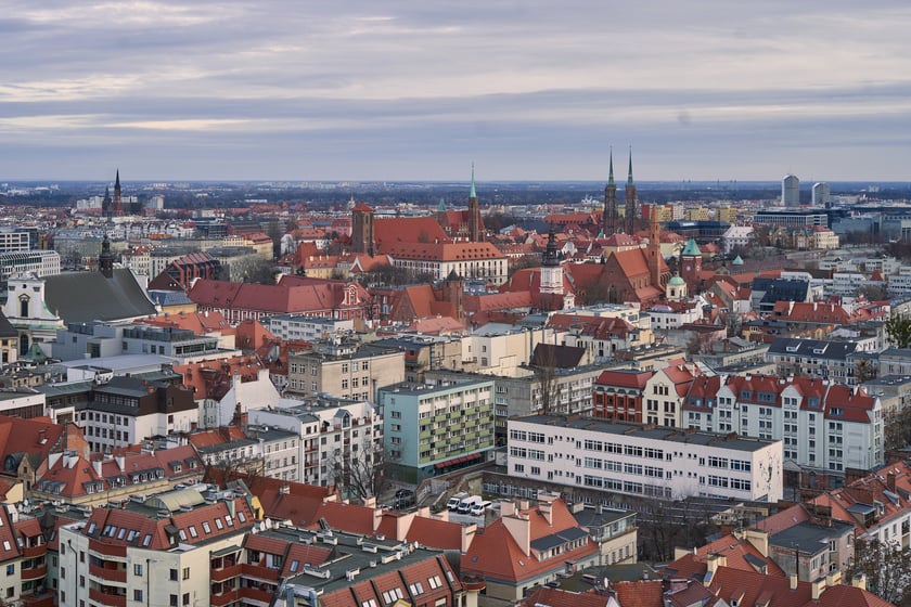 Na zdjęciu Wrocław - widok z wieży kościoła św. Elżbiety