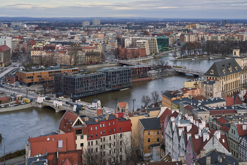 Na zdjęciu Wrocław - widok z wieży kościoła św. Elżbiety