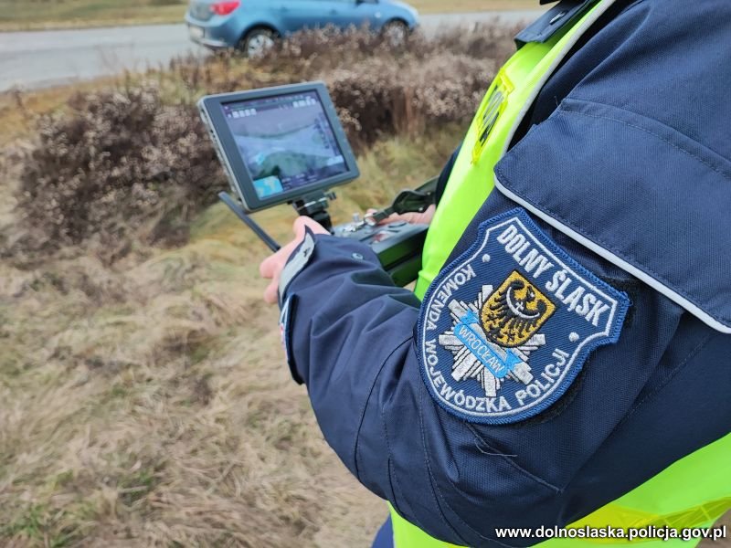 Wrocławska policja używa dronów do łapania piratów drogowych.