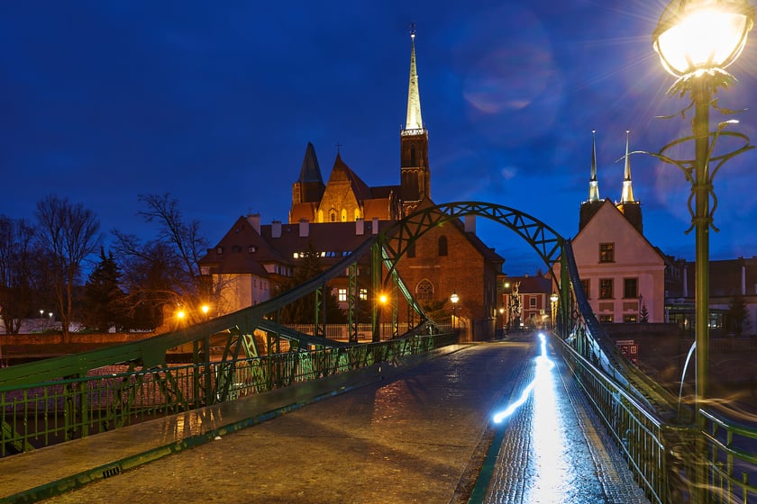 Ostrów Tumski we Wrocławiu - po zmroku - wygląda magicznie...