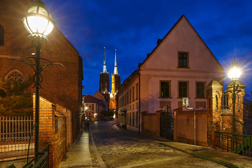 Ostrów Tumski we Wrocławiu - po zmroku - wygląda magicznie...