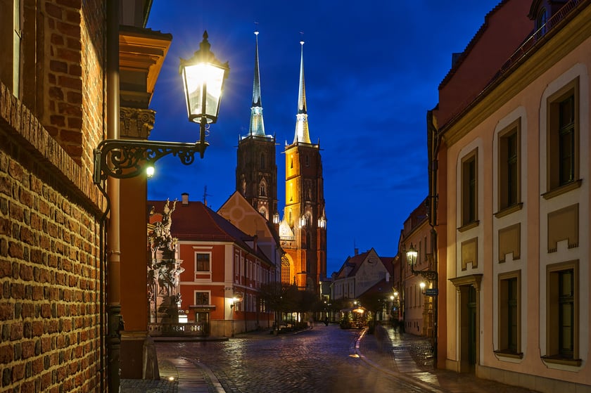 Ostrów Tumski we Wrocławiu - po zmroku - wygląda magicznie...