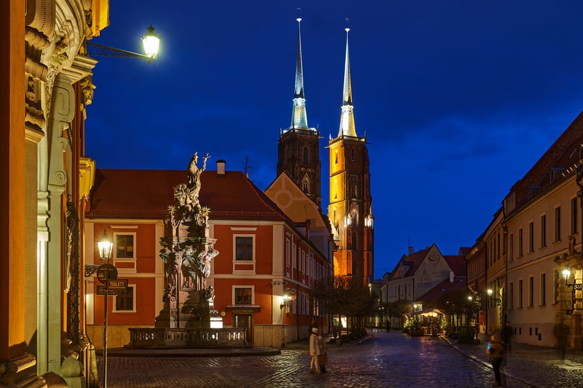 Ostrów Tumski we Wrocławiu - po zmroku - wygląda magicznie...