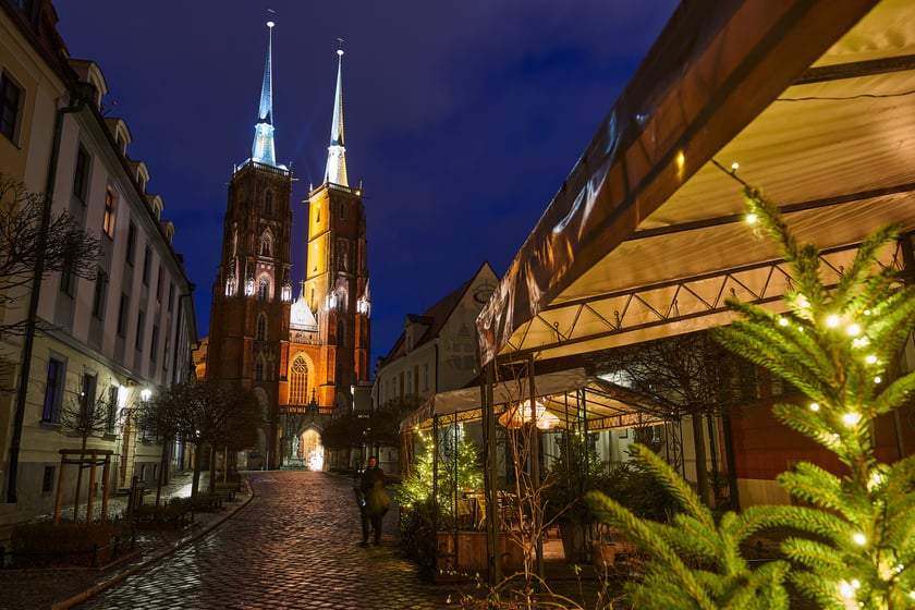 Ostrów Tumski we Wrocławiu - po zmroku - wygląda magicznie...