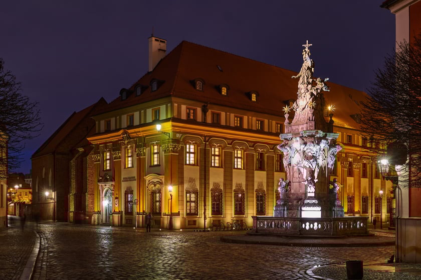 Ostrów Tumski we Wrocławiu - po zmroku - wygląda magicznie...