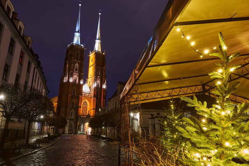 Ostrów Tumski we Wrocławiu - po zmroku - wygląda magicznie...