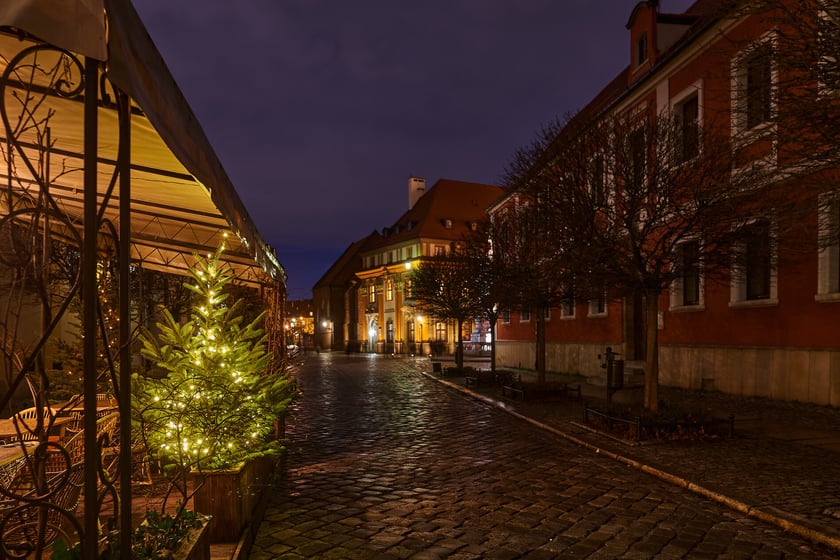 Ostrów Tumski we Wrocławiu - po zmroku - wygląda magicznie...