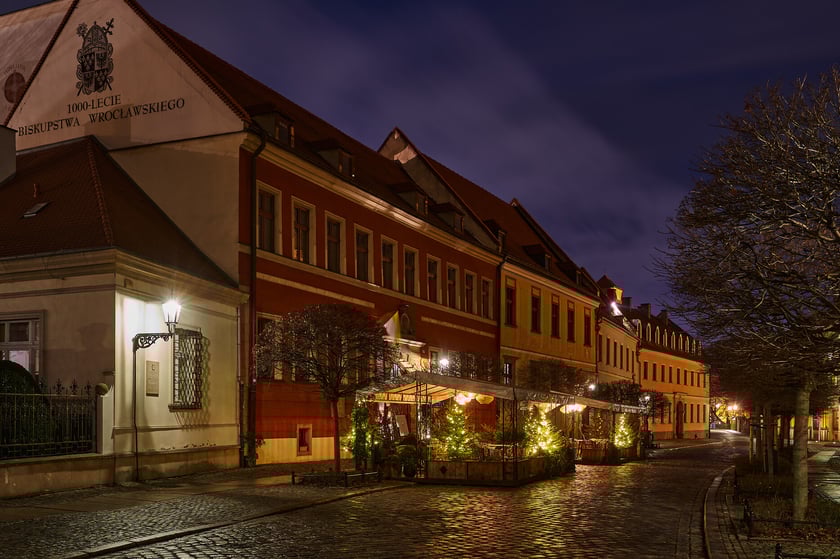 Ostrów Tumski we Wrocławiu - po zmroku - wygląda magicznie...