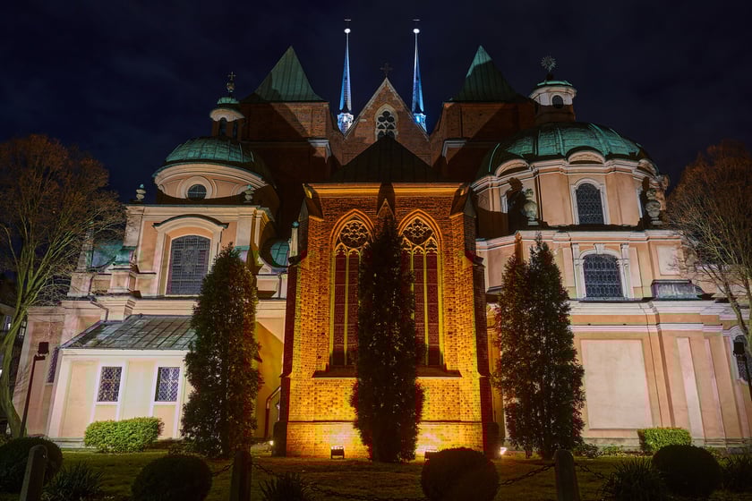 Ostrów Tumski we Wrocławiu - po zmroku - wygląda magicznie...