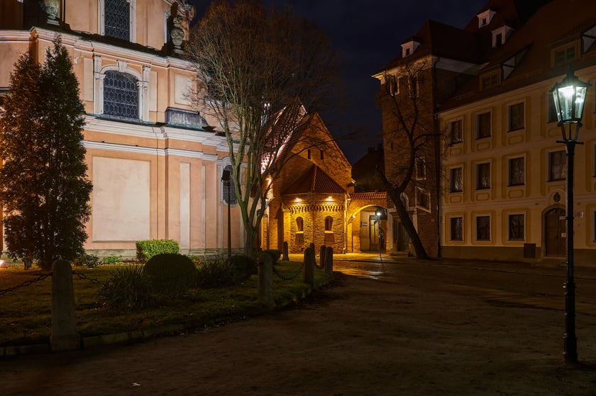 Ostrów Tumski we Wrocławiu - po zmroku - wygląda magicznie...