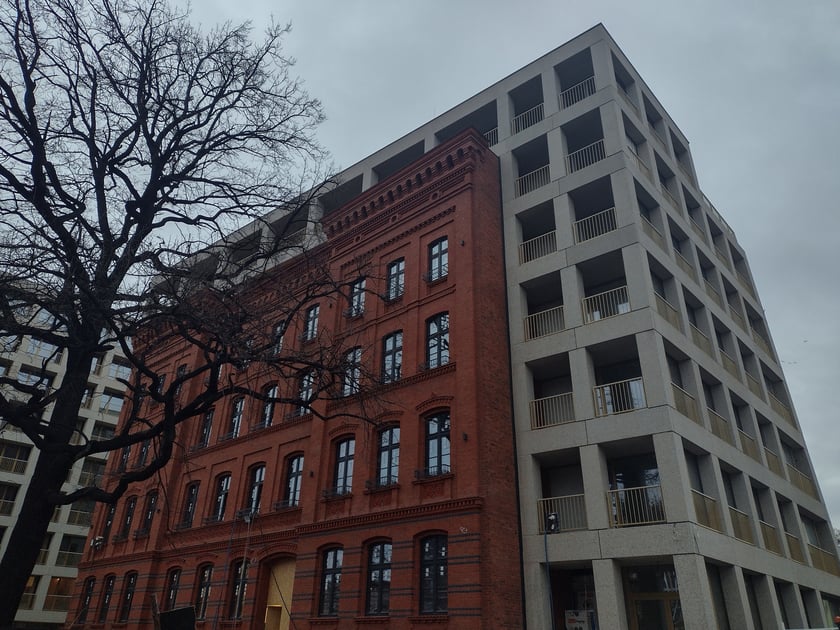 Nowe budynki mieszkalne przy Drobnera we Wrocławiu - zdjęcie ze stycznia 2023.