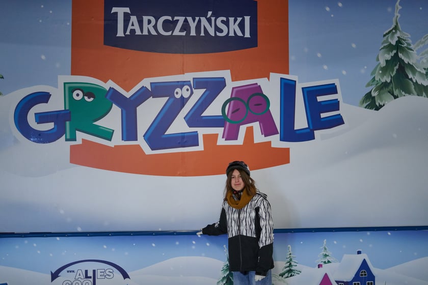 Na zdjęciu ślizgający się na lodowisku na Tarczyński Arena Wrocław