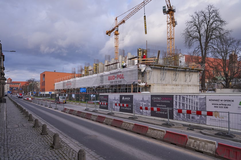 Budowa Bernardyńskiej i Centro Domini