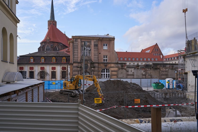 Budowa Bernardyńskiej i Centro Domini