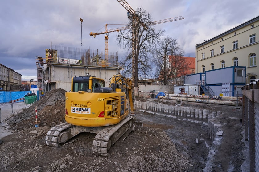 Budowa Bernardyńskiej i Centro Domini