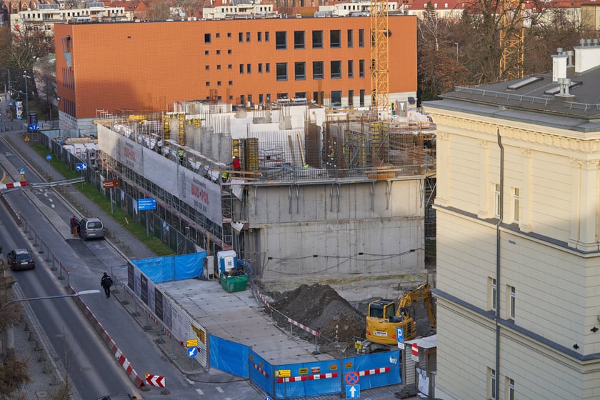 Budowa Bernardyńskiej i Centro Domini