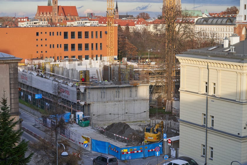 Budowa Bernardyńskiej i Centro Domini