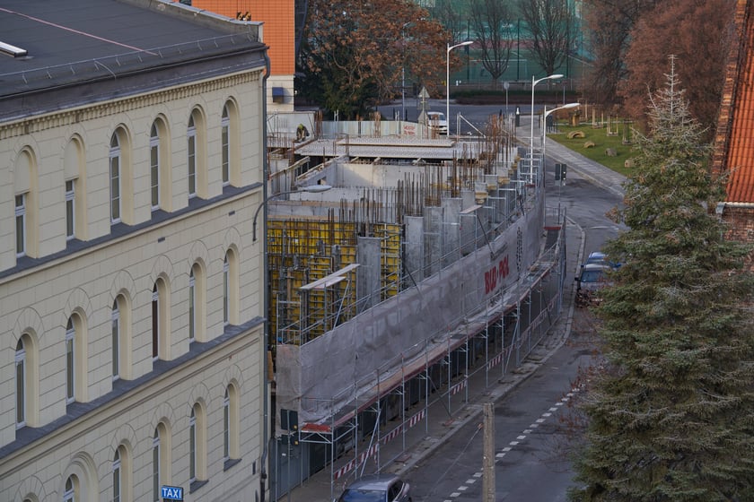Budowa Bernardyńskiej i Centro Domini