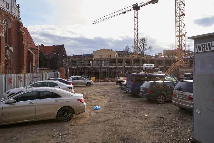 Budowa Bernardyńskiej i Centro Domini