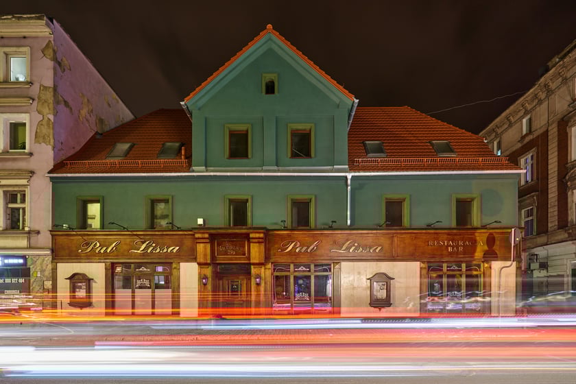 Na zdjęciu Leśnica po zmroku