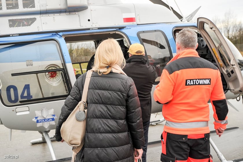Transport serca do przeszczepu przez policyjny śmigłowiec