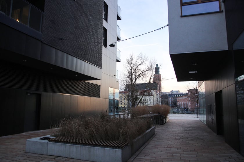 Nadodrzańskie bulwary w centrum miasta wyremontowano ostatnio w wielu miejscach