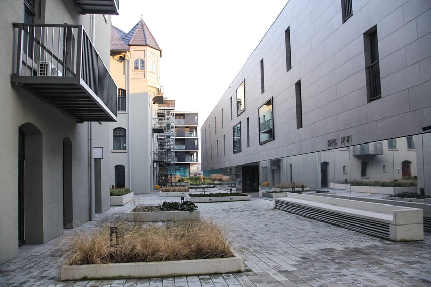 Nadodrzańskie bulwary w centrum miasta wyremontowano ostatnio w wielu miejscach