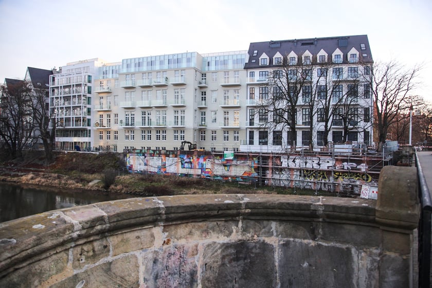 Nadodrzańskie bulwary w centrum miasta wyremontowano ostatnio w wielu miejscach