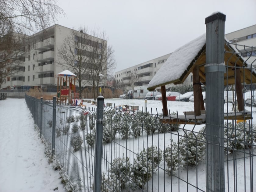 Zima we Wrocławiu. Osiedle Stabłowice w śniegu 21.01.2023
