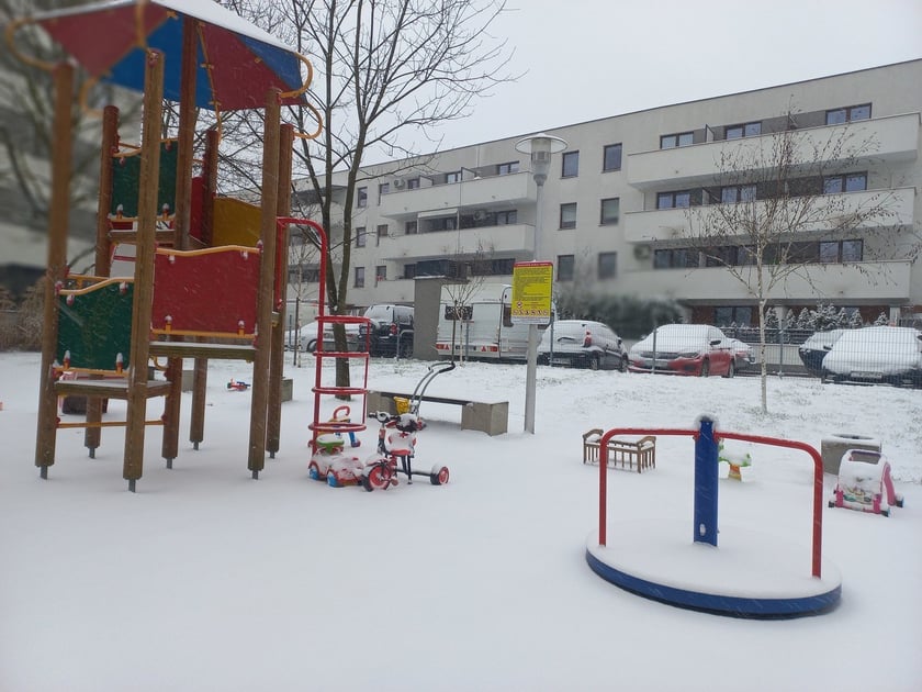 Zima we Wrocławiu. Osiedle Stabłowice w śniegu 21.01.2023