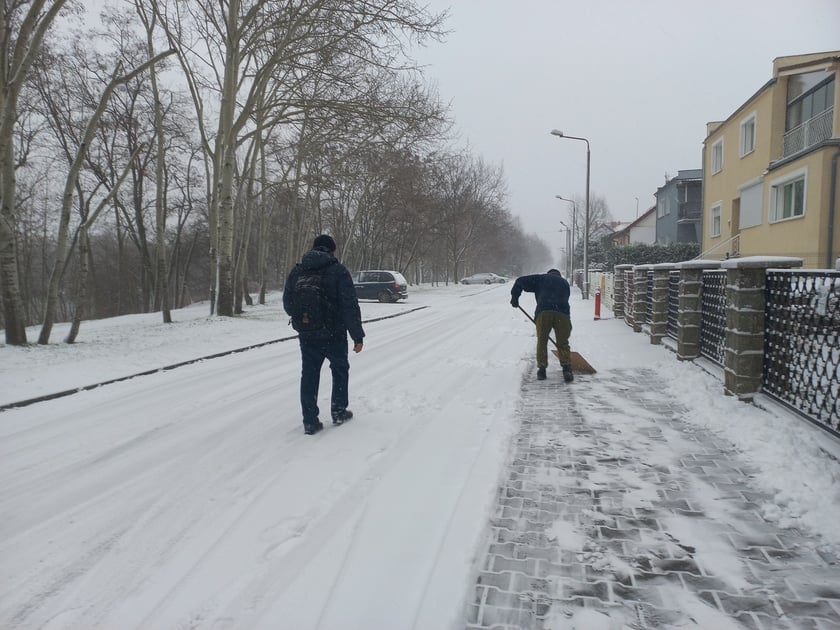 Zima we Wrocławiu. Osiedle Stabłowice w śniegu 21.01.2023