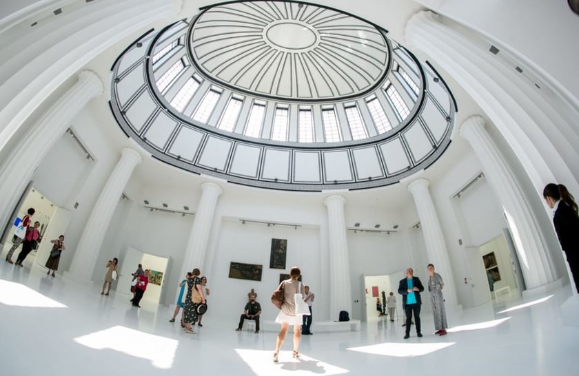 Pawilon Czterech Kopuł ? ?Muzeum za złotówkę?, czyli bilet specjalny dla uczniów i studentów do 26. roku życia za 1 zł;  wstęp bezpłatny dla dzieci do lat 7. We wtorki wstęp wolny na wystawę stałą (dla wszystkich). Adres: Wystawowa 1.