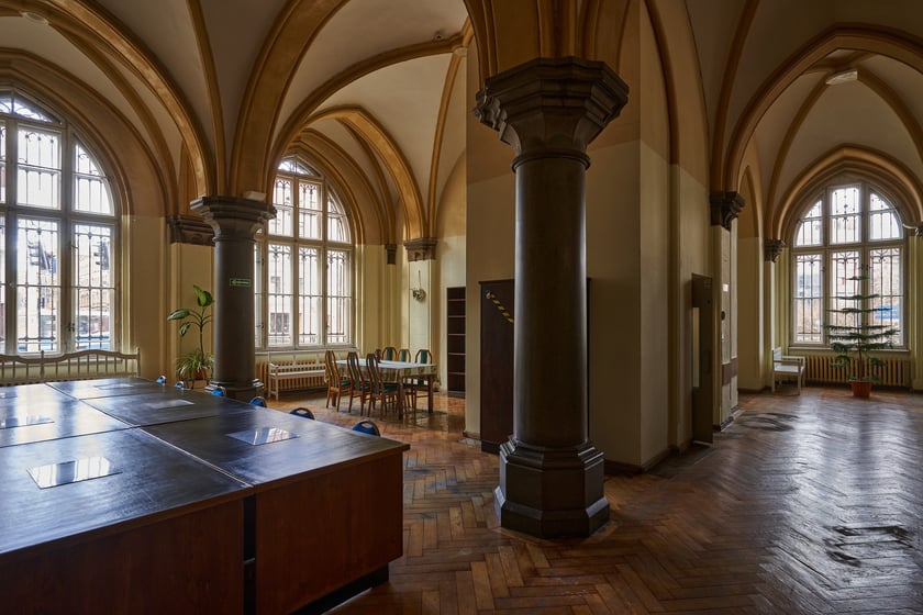 Budynek dawnej Biblioteki Uniwersyteckiej przy ul. Szajnochy we Wrocławiu