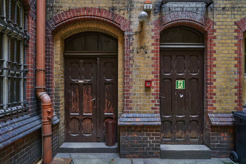 Budynek dawnej Biblioteki Uniwersyteckiej przy ul. Szajnochy we Wrocławiu