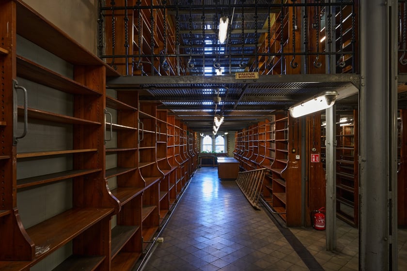Budynek dawnej Biblioteki Uniwersyteckiej przy ul. Szajnochy we Wrocławiu