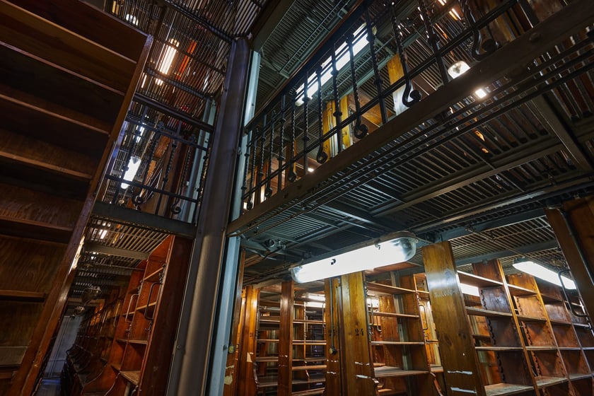Budynek dawnej Biblioteki Uniwersyteckiej przy ul. Szajnochy we Wrocławiu