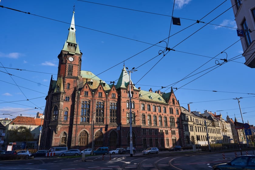 Budynek dawnej Biblioteki Uniwersyteckiej we Wrocławiu przy ul. Szajnochy 7/9