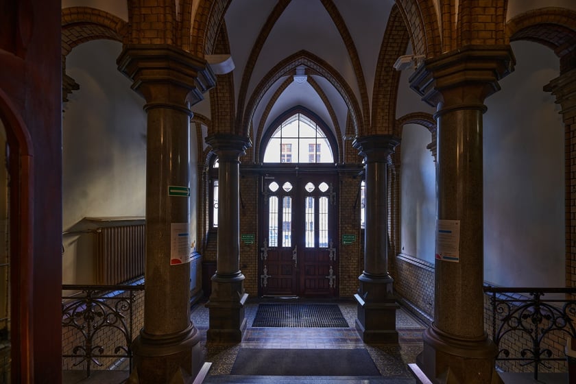 Budynek dawnej Biblioteki Uniwersyteckiej we Wrocławiu przy ul. Szajnochy 7/9