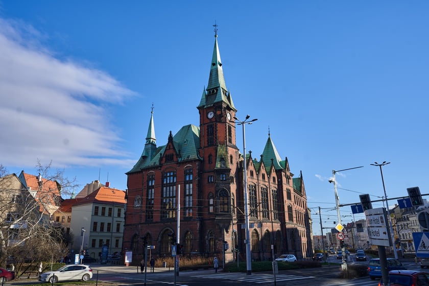 Budynek dawnej Biblioteki Uniwersyteckiej we Wrocławiu przy ul. Szajnochy 7/9