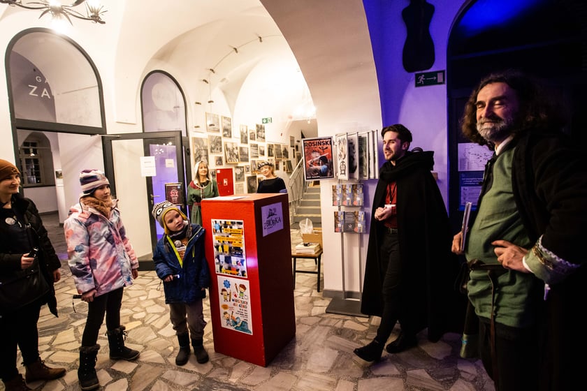 Na zdjęciu: Leśnicki zamek podczas nocnego zwiedzania