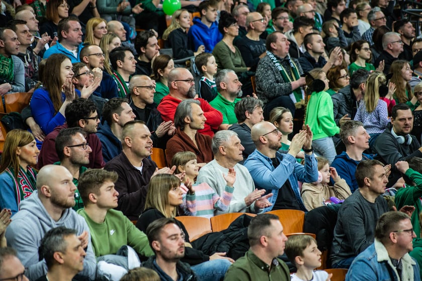 Śląsk Wrocław przegrał z Czarnymi Słupsk w Hali Stulecia. Spotkanie zakończone z wynikiem 74:86 spowodowało, że WKS nie jest już liderem tabeli.&nbsp;