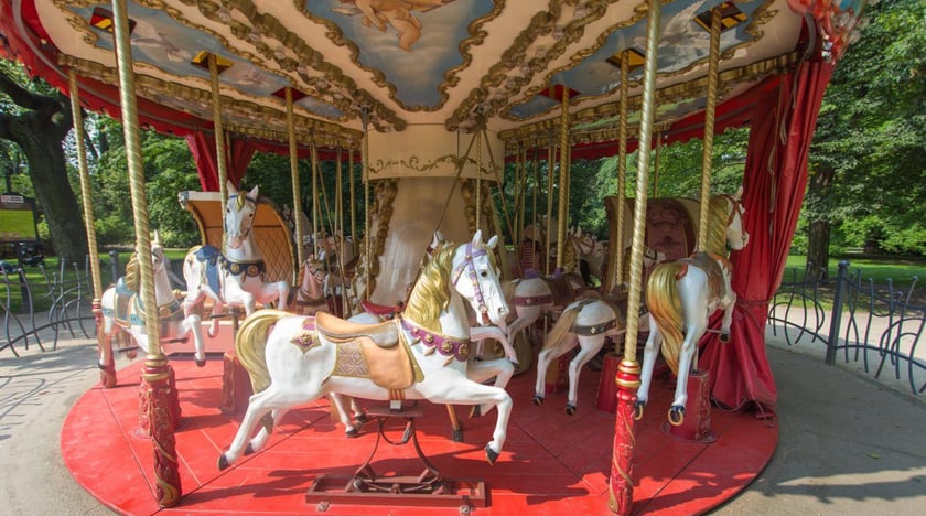 To plac zabaw w parku staromiejskim przy Teatrze Lalek. Poza ciekawym placem zabaw, znajduje się tu neiwielka karuzela otwarta w sezonie wiosenno-letnim.&nbsp;
Zielony park kryje także niewielką ptaszarnię, gdzie hodowane są wyjątkowe rasy gołębi.&nbsp;
