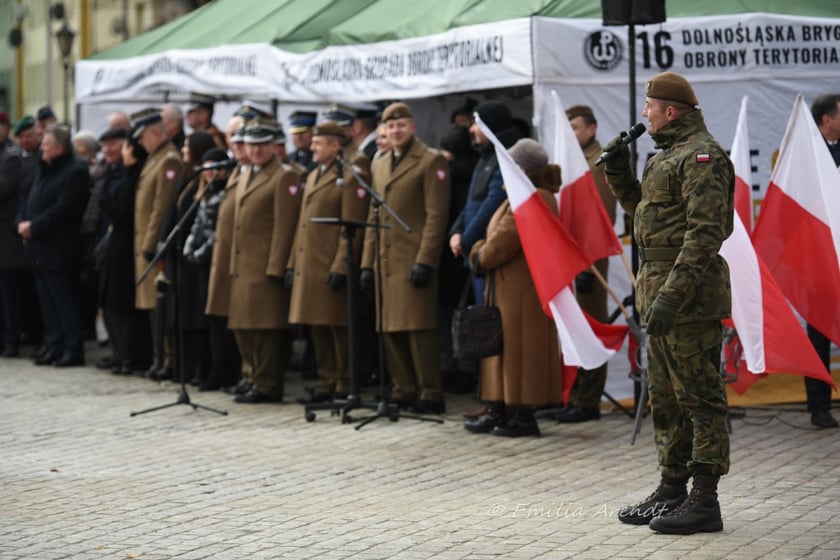 Obchody składania przysięgi przez nowych żołnierzy 16. Dolnośląskiej Brygady Obroy Terytorialnej