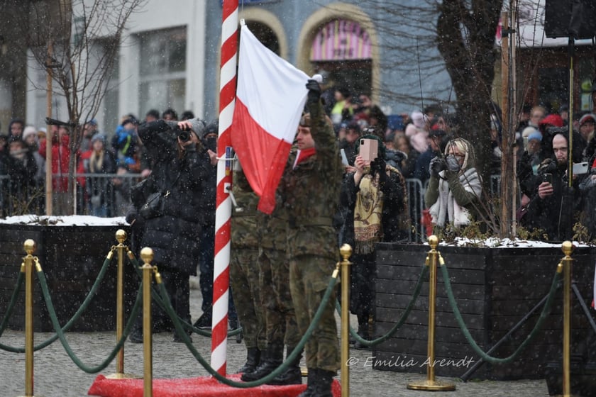 Żołnierze 16. Dolnośląskiej Brygady Obrony Terytorialnej podczas uroczystego składania przysięgi