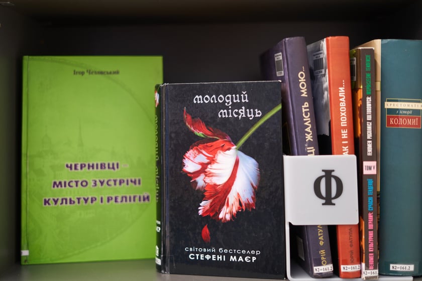 Biblioteka przy ul. Piłsudskiego (na I piętrze w budynku Dworca Głównego)