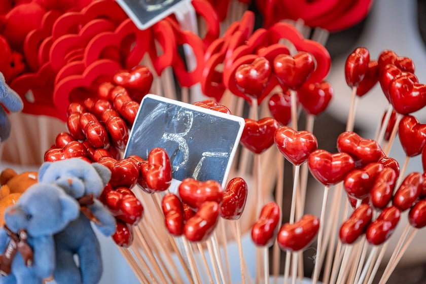 Hala Targowa i plac Solny gotowe na Walentynki - 12.02.2025 r.