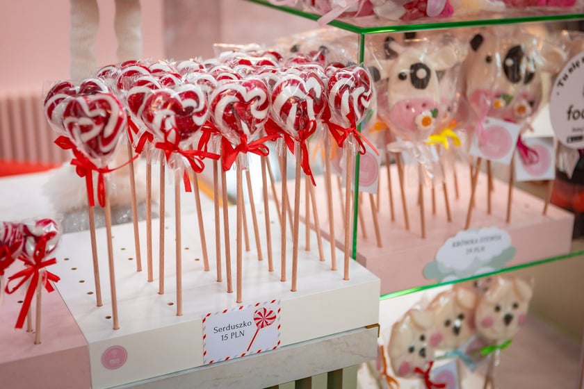 Hala Targowa i plac Solny gotowe na Walentynki - 12.02.2025 r.