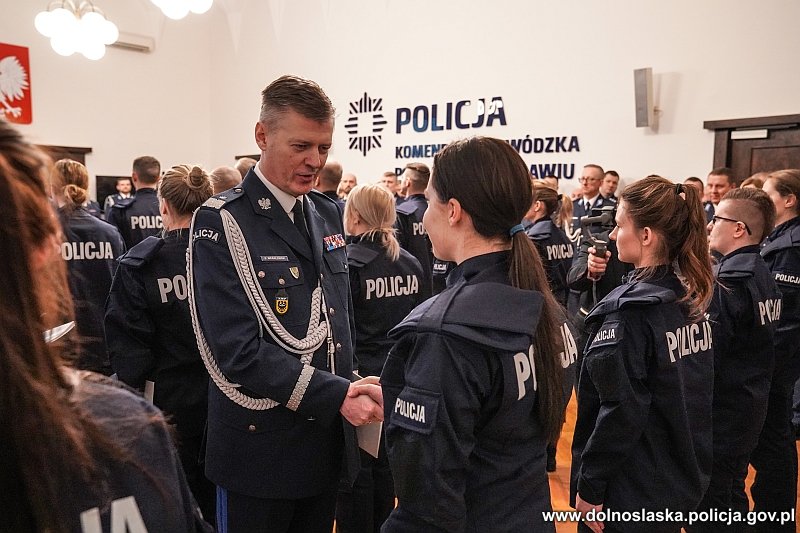 Ślubowanie nowych policjantów we Wrocławiu