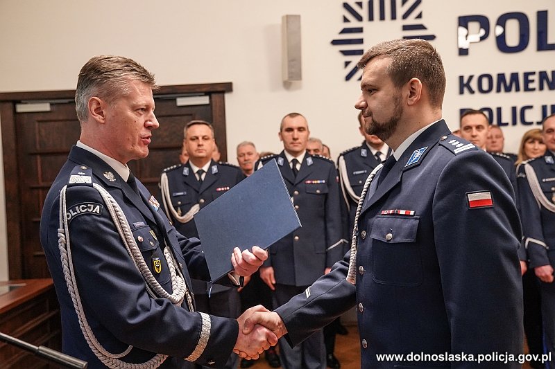 Ślubowanie nowych policjantów we Wrocławiu